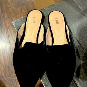 Women’s J Jill flat shoe size 7 black velvet with leather inside
